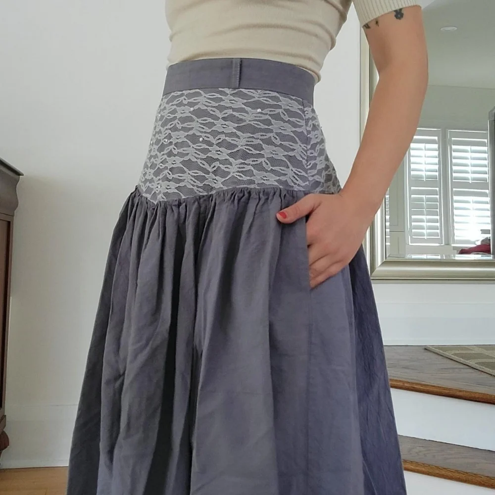 Vintage lace midi skirt - Picture 4 of 8
